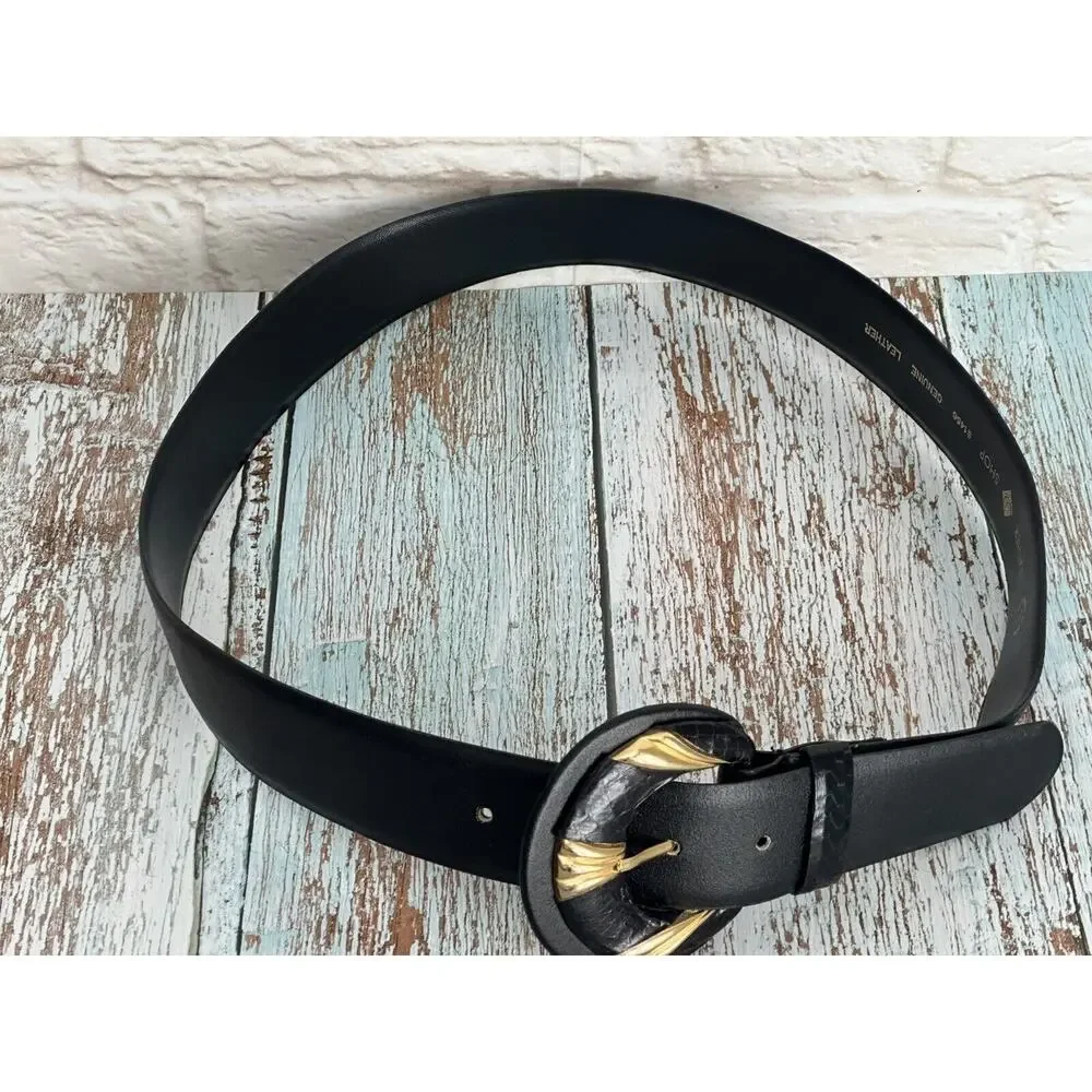 Women's Vintage 1980 Black and Gold Tone‎ Accent Buckle Belt L